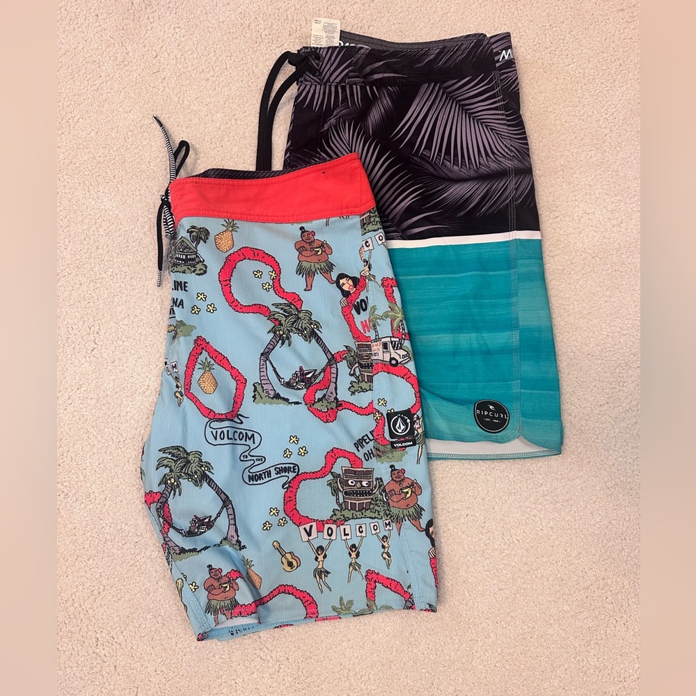 Volcom Mod-Tech Board Shorts Hawaii Tiki HULA GIRL Lei Pineapple Polynesian 38